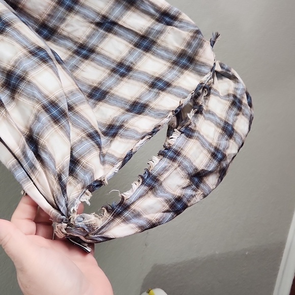 Gap Scarf Summer cotton blend plaid ends tied to form a circle scarf has flaws - Picture 3 of 9